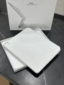 Magic Keyboard 12.9 Inch White!