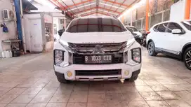 Xpander Cross Premium Package AT 2020 putih Istimewah
