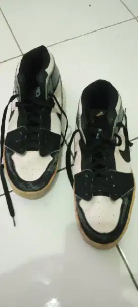 Sepatu anak no 39
