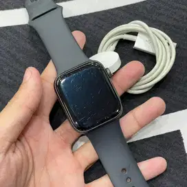 Apple Watch SE 1 Space Grey 44 MM Inter