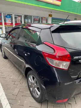 TOYOTA YARIS 1.5G BLACK METALLIC