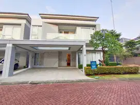 RumahMewah Furnished Langsung Huni Kamar Utama Besar Di Gading Serpong