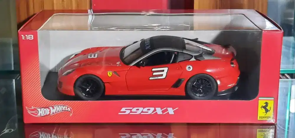 Hot Wheels Ferrari 599XX 1:18 Merah