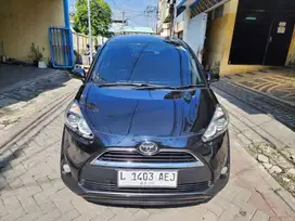 TOYOTA SIENTA 1.5 V MATIC THUN 2018 SURABAYA