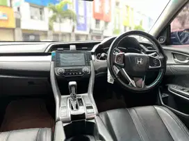 KM 25RB HONDA CIVIC ES 1.5 AT 2018