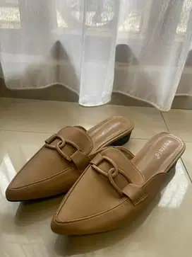 Sepatu sandal wanita merk laviola size 40