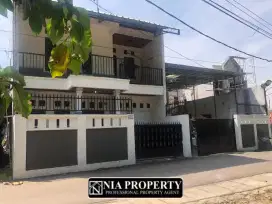 Dijual Rumah Bonus Gudang di Harjamukti Cibubur