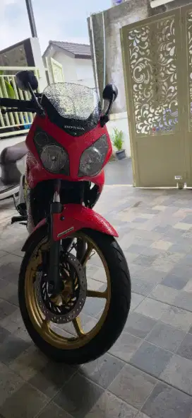 Dijual CBR 150 Old CBU 2008