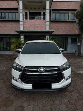 Toyota venturer putih metic diesel