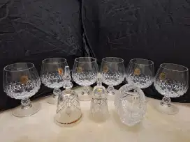 Gelas, lonceng, keranjang Kristal