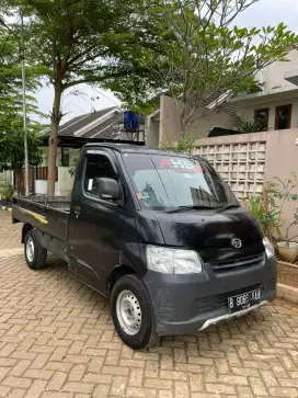 Gran Max Pick Up Hitam