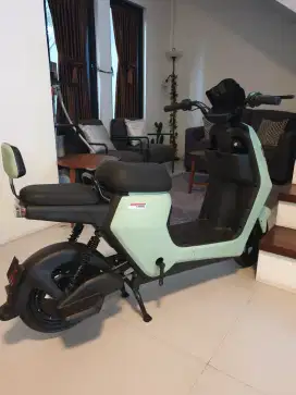 Di jual sepeda listrik U-Winfly D60