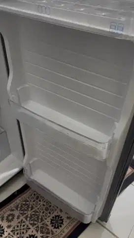 KULKAS 1 PINTU MERK AQUA