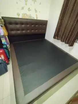 Dipan & Headboard Springbed Romance 180x200 Preloved
