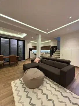 Dijual Rumah 2 lt Full furnished Siap huni di Latigo Gading Serpong