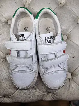 Sepatu anak uk 32 umur anak 6-8thn