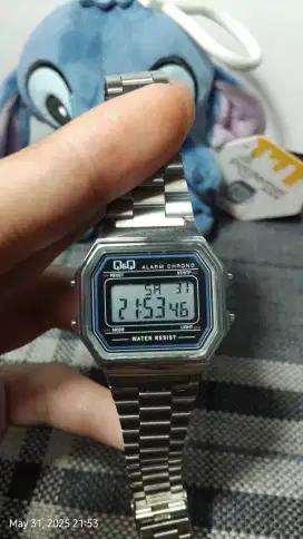 jam retro Q&Q by Citizen pria dan wanita.