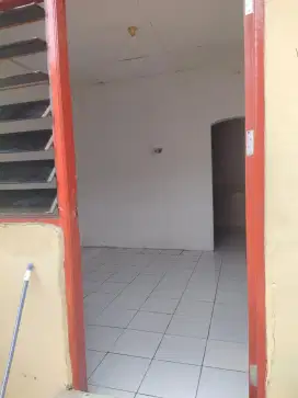 Kostan Campur Bu Kris