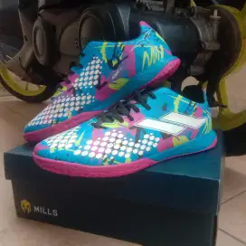 Size 44 sepatu futsal mills pink biru