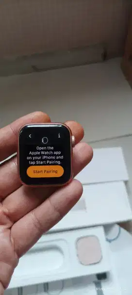 Apple Watch Series 4 40mm Pink Gold sangat mulus Like new