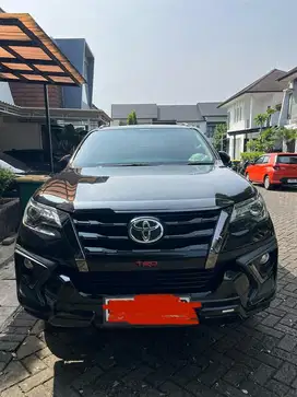 Jual murah Fortuner 2019 Hitam