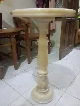 Meja Marmer untuk ruang Tamu