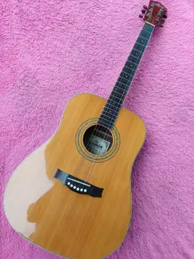 Gitar akustik top solid Spruce