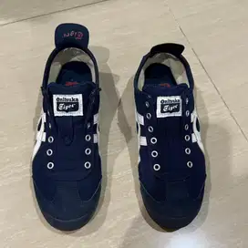 Onitsuka tiger slip on size 4 1/2 23cm navy blue