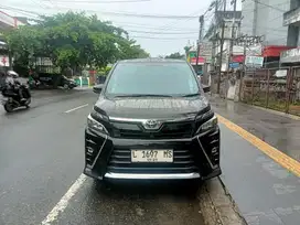 Toyota VOXY 2019 At Hitam