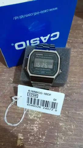 CASIO A168WGG - 1B ( ILLUMINATOR )