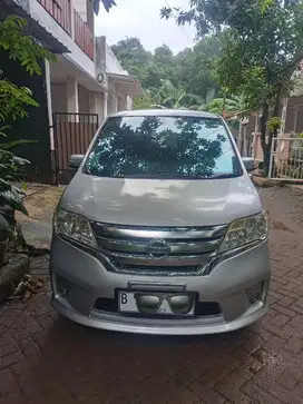 FS : Nissan Serena HWS 2013 AT