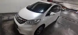 Honda freed 1.5 E matic PSD Istimewa