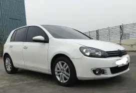 VW ( Volkswagen ) Golf 1.4 at 2013