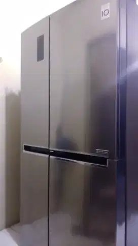 Kulkas super mewah merek LG x apartmen sgt terawat