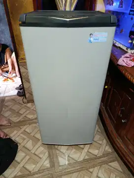 Kulkas 1 pintu merek AQUA