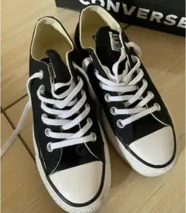 Converse Sepatu Wanita uk 38