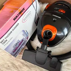 Maximus Dry Vacuum Cleaner 700W