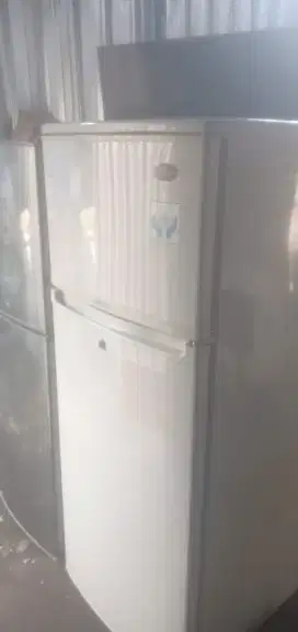 Di cari dan di belli barang bekas seperti kulkas dan dll