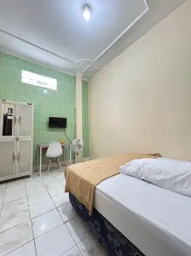 Dikontrakkan Harian, Mingguan, Bulanan