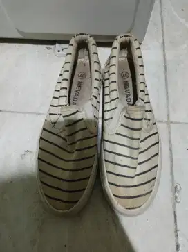 Sepatu wanita Nevada