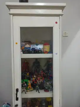 Lemari Hias Kaca estetik