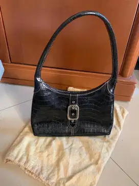 Tas casual hitam