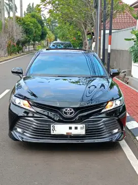 Toyota Camry V  2019