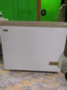 dijual cepat freezer sleding kaca