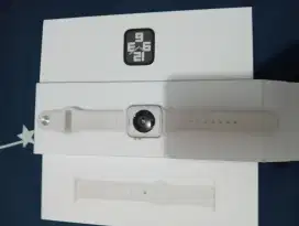 Jam tangan iWatch SE gen 2 (starlight)