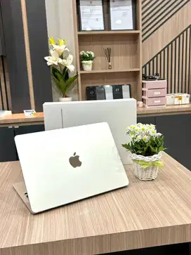 MACBOOK AIR M2 16/256 STARLIGHT NEW