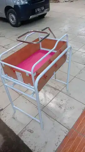 Box Bayi Besi / Tempat Tidur Bayi
