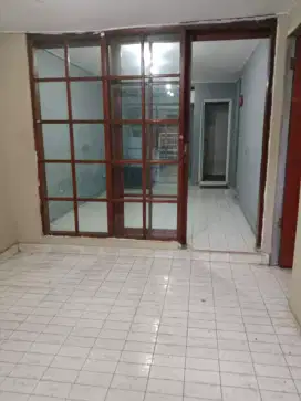 Rumah di sewakan seberang MRT lebak bulus