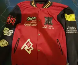 Jual Jaket Varsity Stay True Uk L masih Bagus