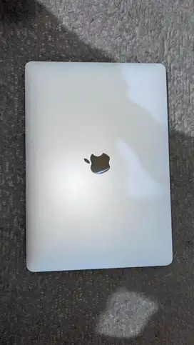 Macbook Air 2019 13 inch 8/256